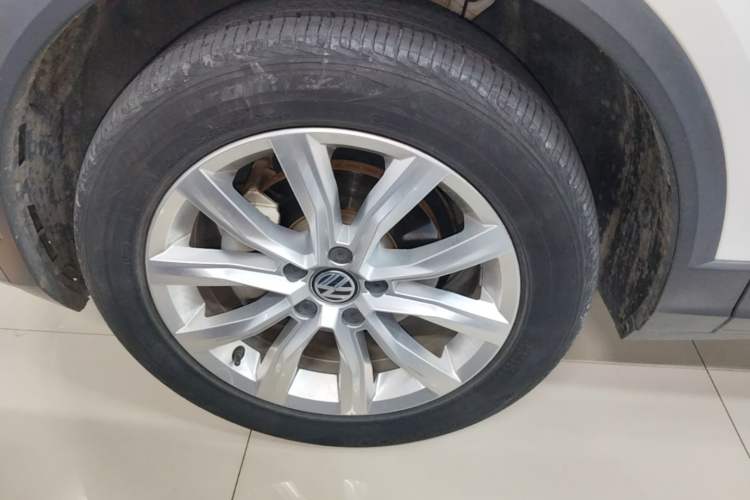 Used Volkswagen T-ROC 2020 280TSI DSG Two-Wheel-Drive Elite Version Left Front Wheel Hub