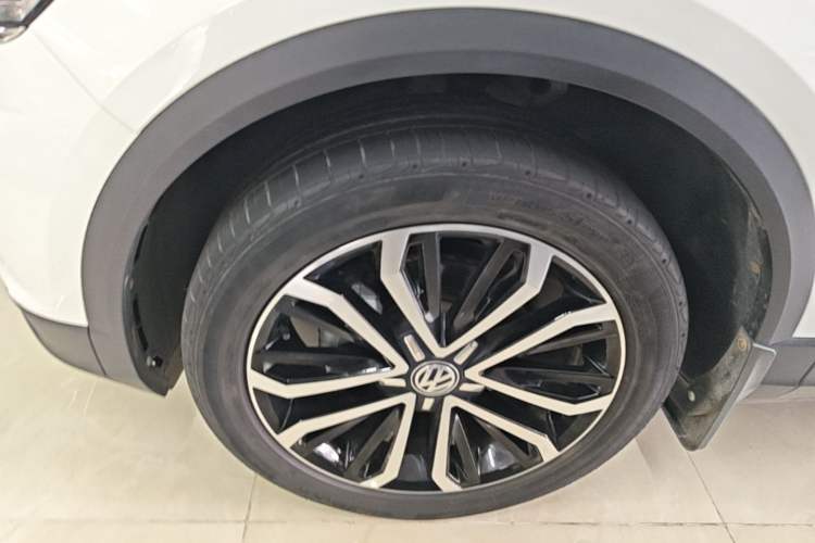 Used Volkswagen T-ROC 2020 280TSI DSG Two-Wheel Drive Comfort Version Left Front Wheel Hub