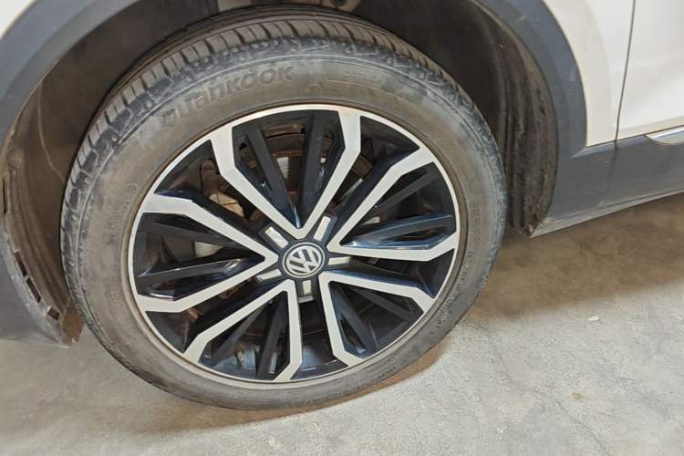 Used Volkswagen T-ROC 2020 280TSI DSG Two-Wheel Drive Comfort Version Left Front Wheel Hub