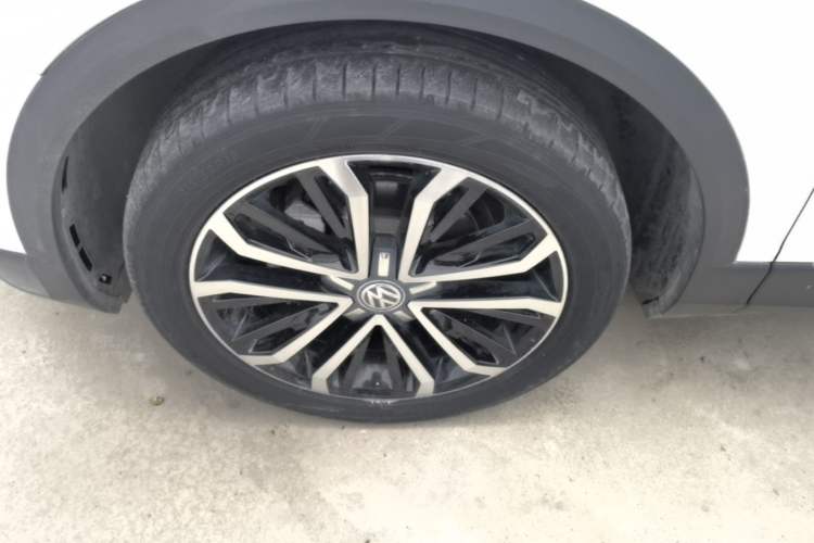 Used Volkswagen T-ROC 2020 280TSI DSG Two-Wheel Drive Comfort Version Left Front Wheel Hub