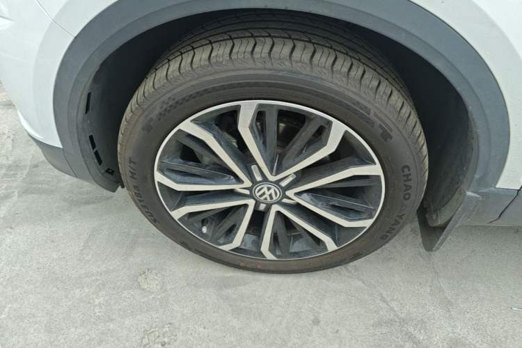 Used Volkswagen T-ROC 2020 280TSI DSG Two-Wheel Drive Comfort Version Left Front Wheel Hub