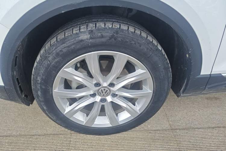 Used Volkswagen T-ROC 2020 280TSI DSG Two-Wheel-Drive Elite Version Left Front Wheel Hub