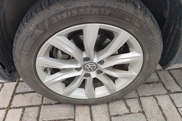 Used Volkswagen T-ROC 2020 230TSI DSG Two-Wheel Drive Advanced Version Left Front Wheel Hub