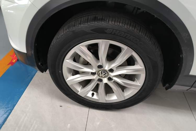 Used Volkswagen T-ROC 2020 280TSI DSG Two-Wheel-Drive Elite Version Left Front Wheel Hub