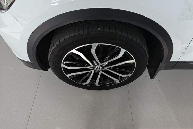 Used Volkswagen T-ROC 2020 280TSI DSG Two-Wheel Drive Comfort Version Left Front Wheel Hub