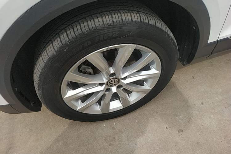 Used Volkswagen T-ROC 2020 230TSI DSG Two-Wheel Drive Advanced Version Left Front Wheel Hub