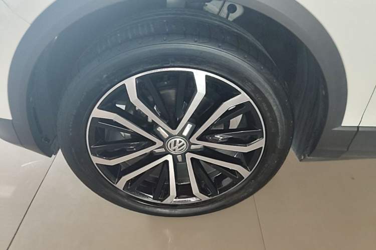 Used Volkswagen T-ROC 2020 280TSI DSG Two-Wheel Drive Comfort Version Left Front Wheel Hub