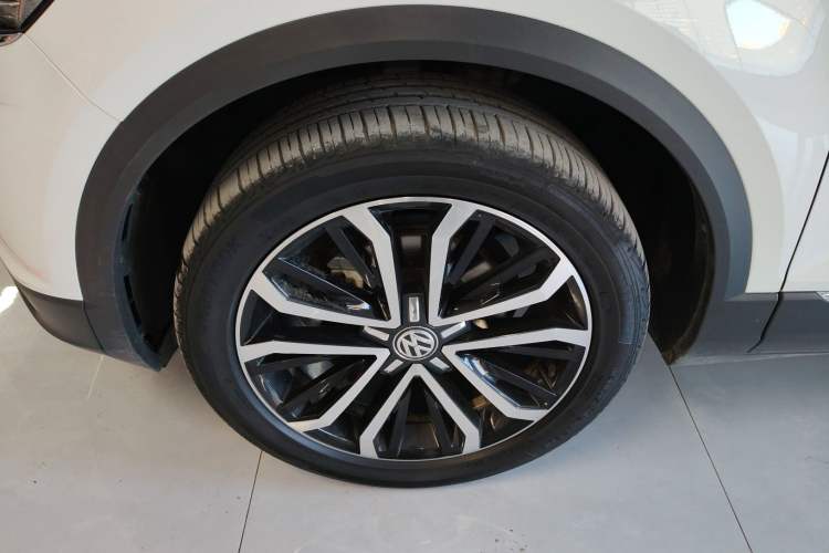 Used Volkswagen T-ROC 2020 280TSI DSG Two-Wheel Drive Comfort Version Left Front Wheel Hub