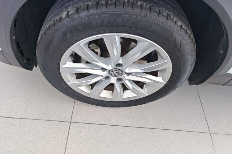Used Volkswagen T-ROC 2020 280TSI DSG Two-Wheel-Drive Elite Version Left Front Wheel Hub