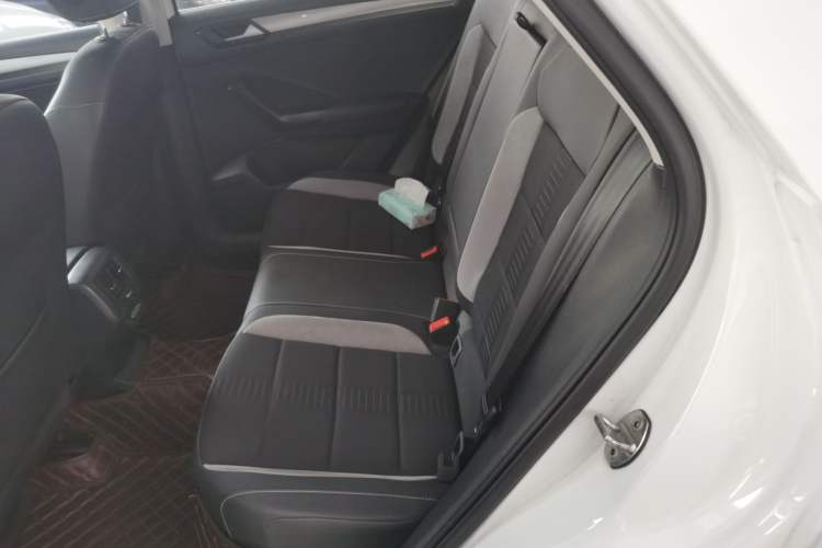 Used Volkswagen T-ROC 2020 280TSI DSG Two-Wheel Drive Advanced Version Left Rear Seat