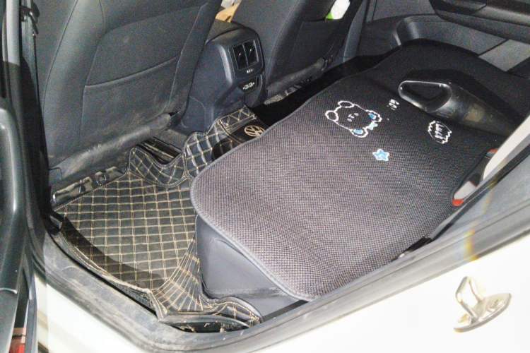 Used Volkswagen T-ROC 2020 230TSI DSG Two-Wheel Drive Advanced Version Left Rear Seat