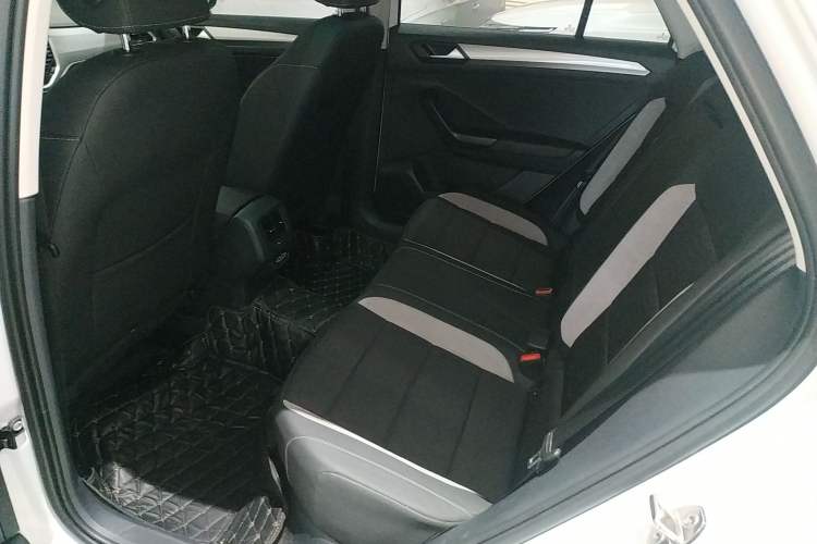 Used Volkswagen T-ROC 2020 230TSI DSG Two-Wheel Drive Advanced Version Left Rear Seat