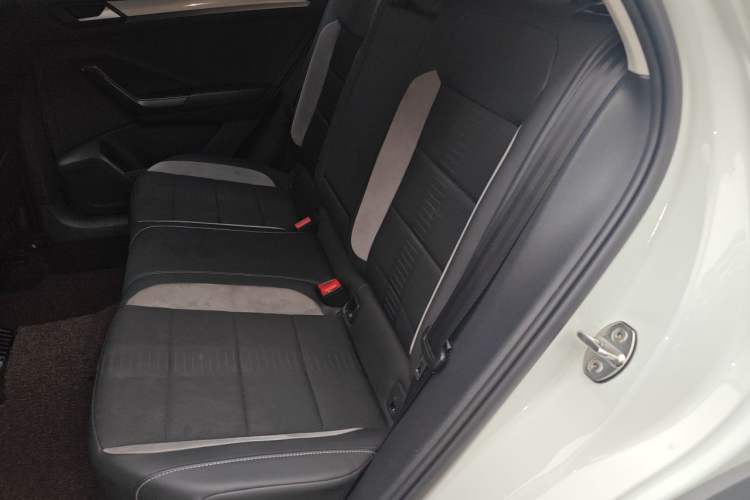 Used Volkswagen T-ROC 2020 280TSI DSG Two-Wheel Drive Advanced Version Left Rear Seat