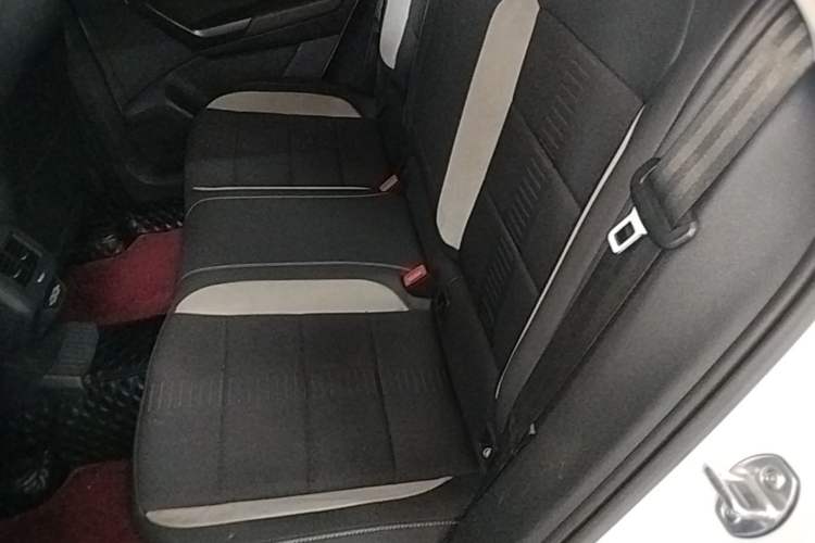 Used Volkswagen T-ROC 2020 230TSI DSG Two-Wheel Drive Advanced Version Left Rear Seat
