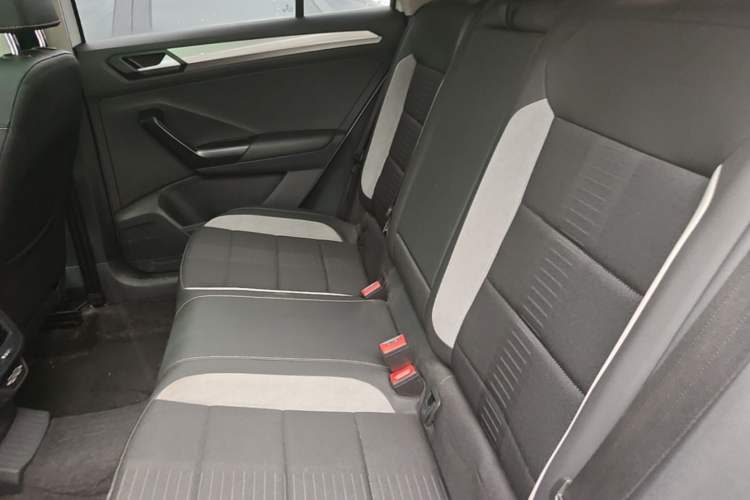 Used Volkswagen T-ROC 2020 230TSI DSG Two-Wheel Drive Advanced Version Left Rear Seat