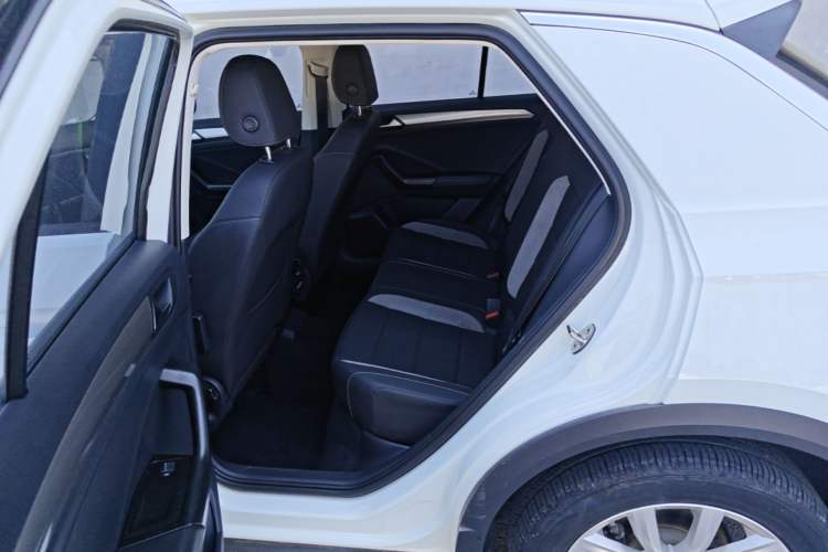 Used Volkswagen T-ROC 2020 230TSI DSG Two-Wheel Drive Advanced Version Left Rear Seat