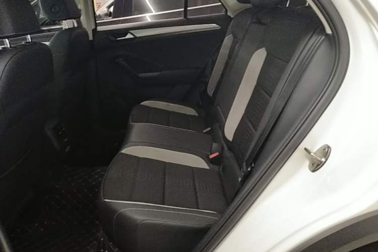 Used Volkswagen T-ROC 2020 230TSI DSG Two-Wheel Drive Advanced Version Left Rear Seat