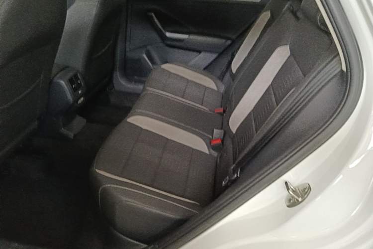 Used Volkswagen T-ROC 2020 230TSI DSG Two-Wheel Drive Advanced Version Left Rear Seat