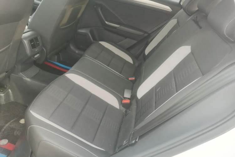 Used Volkswagen T-ROC 2020 280TSI DSG Two-Wheel Drive Advanced Version Left Rear Seat