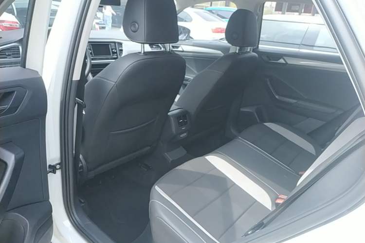 Used Volkswagen T-ROC 2020 230TSI DSG Two-Wheel Drive Advanced Version Left Rear Seat