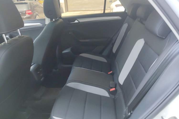 Used Volkswagen T-ROC 2020 230TSI DSG Two-Wheel Drive Advanced Version Left Rear Seat