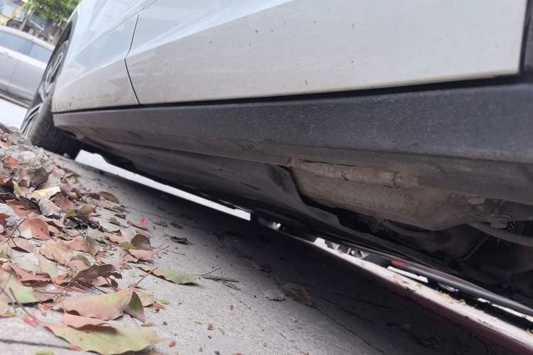 Used Volkswagen T-ROC 2020 280TSI DSG Two-Wheel Drive R-Line Pro Left Side Sill