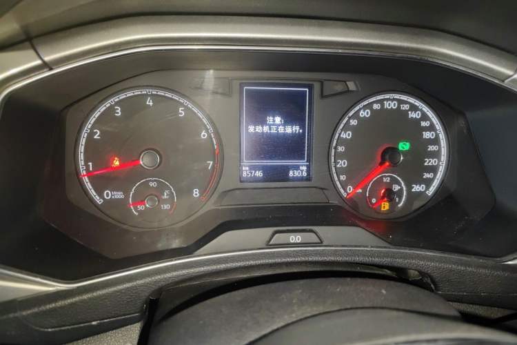 Used Volkswagen T-ROC 2020 230TSI DSG Two-Wheel Drive Advanced Version Odometer Close Up