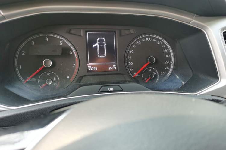 Used Volkswagen T-ROC 2020 230TSI DSG Two-Wheel Drive Advanced Version Odometer Close Up