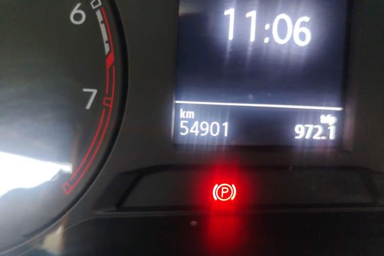 Used Volkswagen T-ROC 2020 230TSI DSG Two-Wheel Drive Advanced Version Odometer Close Up