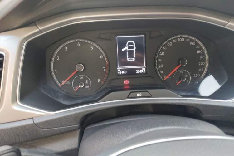 Used Volkswagen T-ROC 2020 230TSI DSG Two-Wheel Drive Advanced Version Odometer Close Up