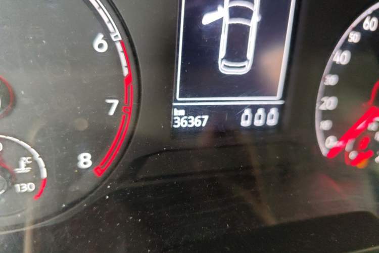 Used Volkswagen T-ROC 2020 230TSI DSG Two-Wheel Drive Advanced Version Odometer Close Up