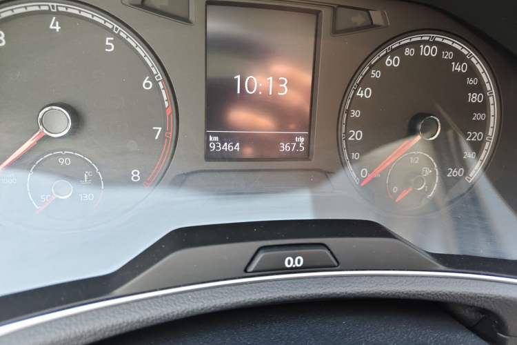 Used Volkswagen T-ROC 2020 280TSI DSG Two-Wheel Drive Advanced Version Odometer Close Up