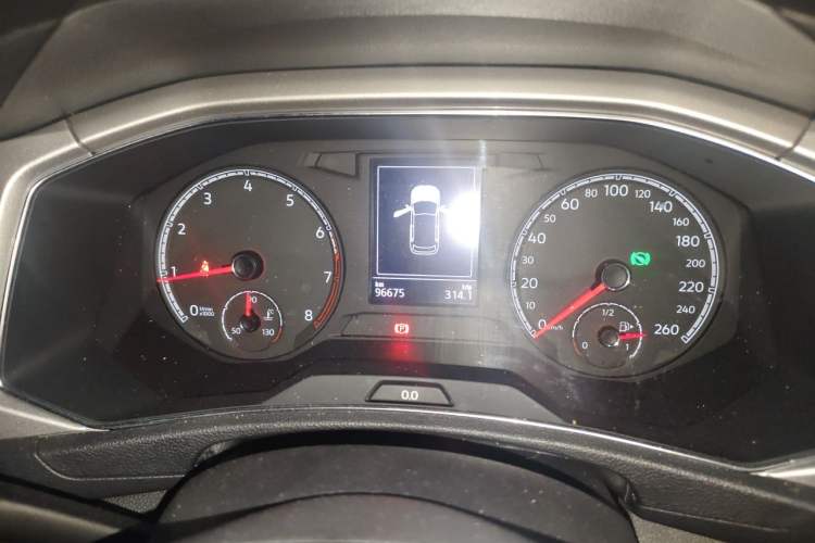 Used Volkswagen T-ROC 2020 280TSI DSG Two-Wheel Drive Advanced Version Odometer Close Up