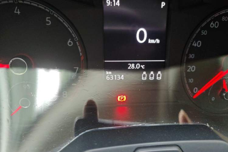 Used Volkswagen T-ROC 2020 230TSI DSG Two-Wheel Drive Advanced Version Odometer Close Up