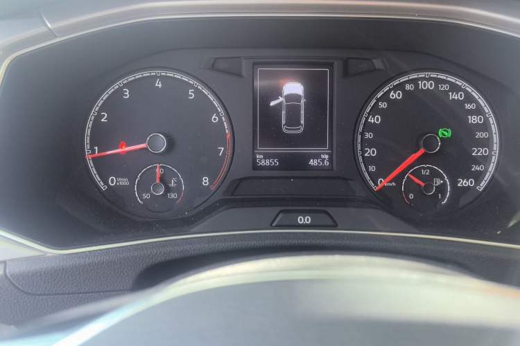 Used Volkswagen T-ROC 2020 230TSI DSG Two-Wheel Drive Advanced Version Odometer Close Up