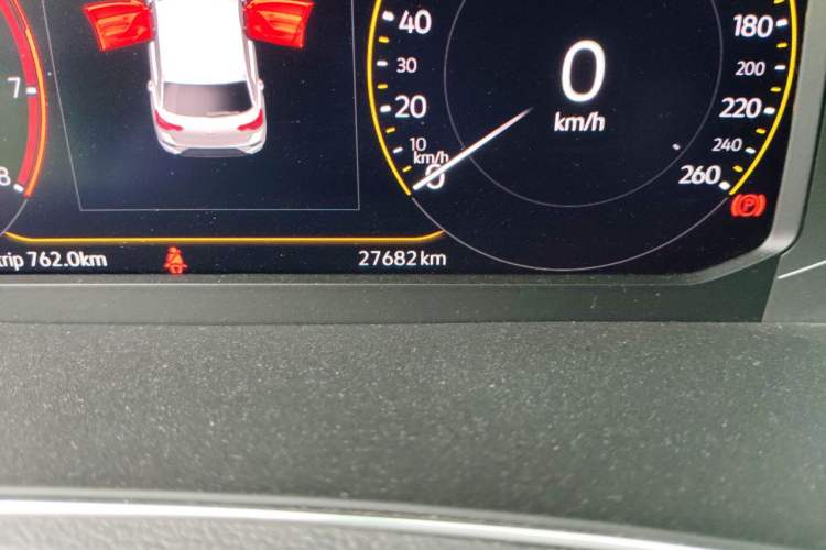 Used Volkswagen T-ROC 2020 280TSI DSG Two-Wheel Drive Comfort Version Odometer Close Up