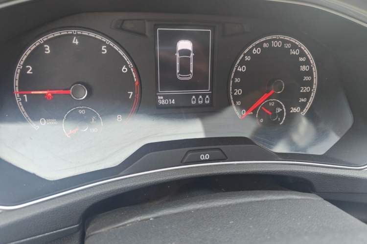 Used Volkswagen T-ROC 2020 230TSI DSG Two-Wheel Drive Advanced Version Odometer Close Up