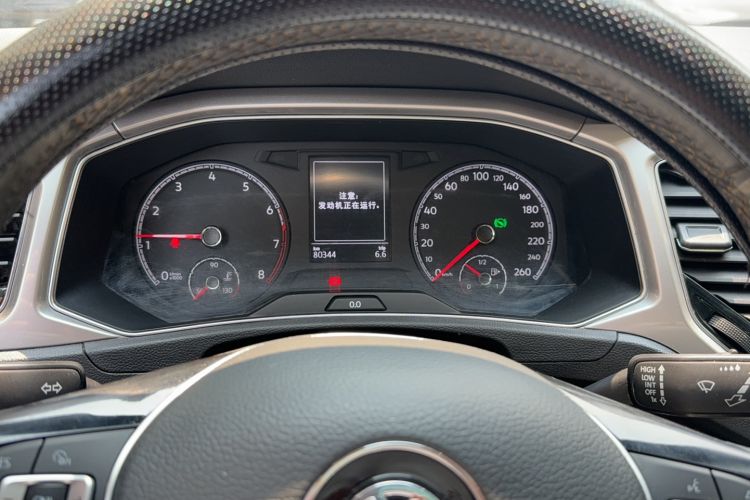 Used Volkswagen T-ROC 2020 230TSI DSG Two-Wheel Drive Advanced Version Odometer Close Up