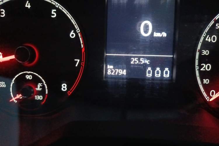 Used Volkswagen T-ROC 2020 280TSI DSG Two-Wheel Drive Comfort Version Odometer Close Up