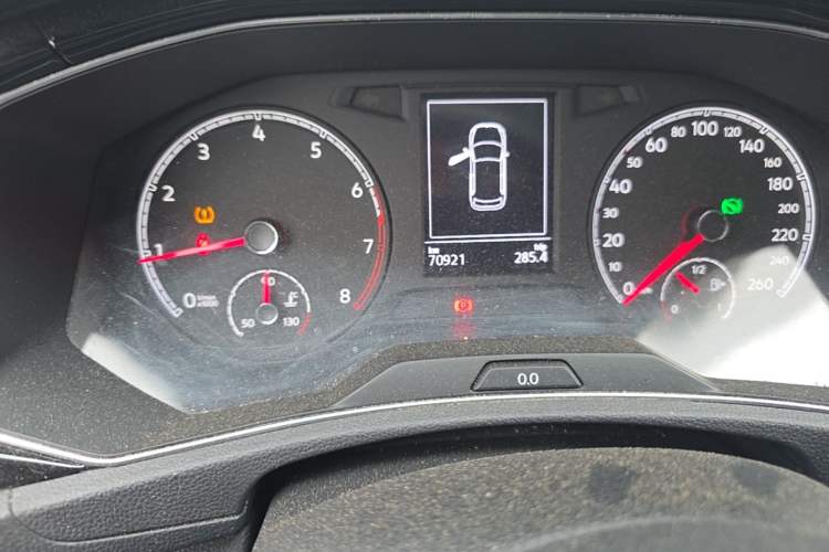 Used Volkswagen T-ROC 2020 280TSI DSG Two-Wheel Drive Comfort Version Odometer Close Up