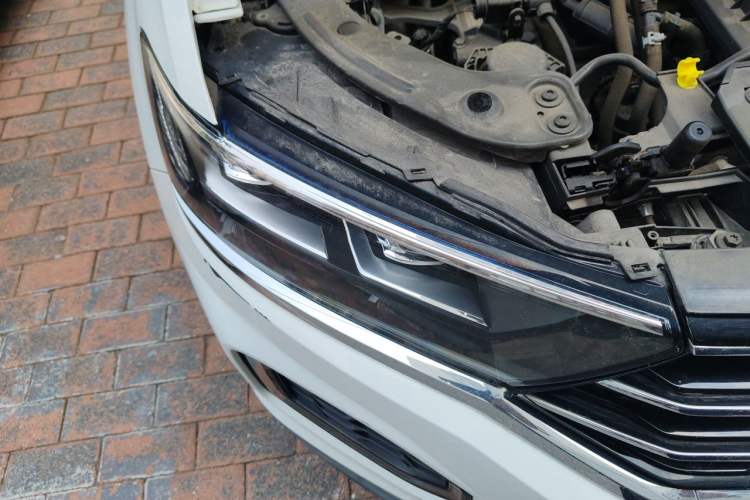 Used Volkswagen T-ROC 2020 230TSI DSG Two-Wheel Drive Advanced Version Right Front Headlight