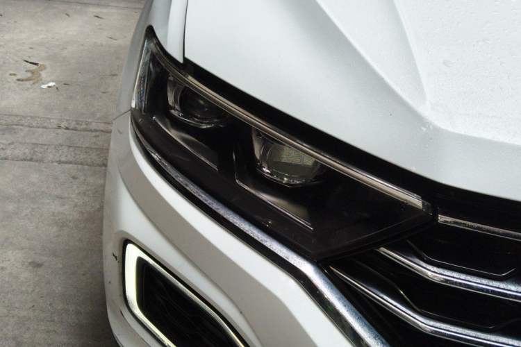 Used Volkswagen T-ROC 2020 230TSI DSG Two-Wheel Drive Advanced Version Right Front Headlight