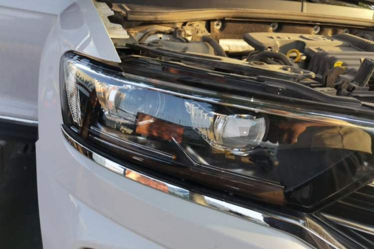 Used Volkswagen T-ROC 2020 230TSI DSG Two-Wheel Drive Advanced Version Right Front Headlight