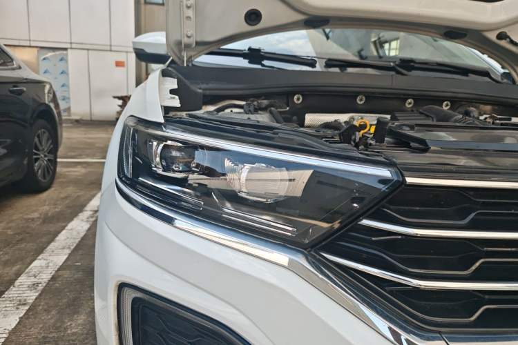 Used Volkswagen T-ROC 2020 280TSI DSG Two-Wheel Drive Comfort Version Right Front Headlight