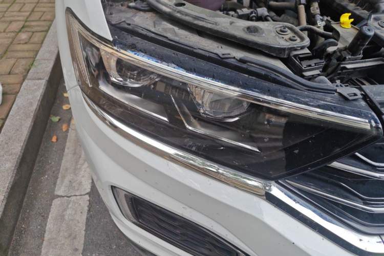 Used Volkswagen T-ROC 2020 230TSI DSG Two-Wheel Drive Advanced Version Right Front Headlight
