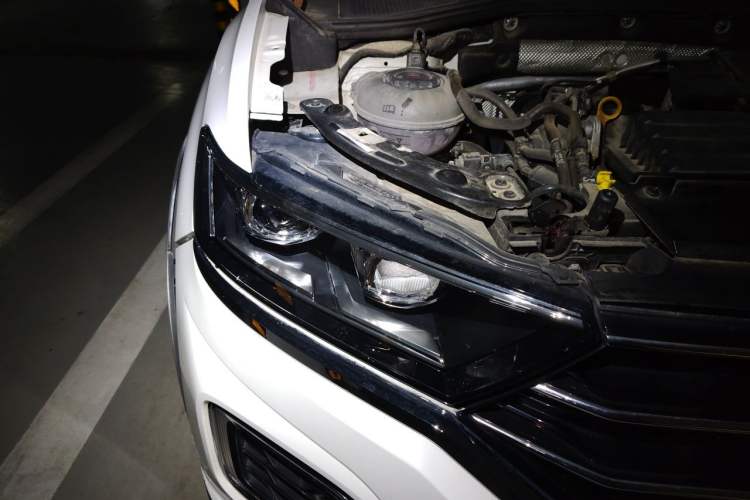 Used Volkswagen T-ROC 2020 230TSI DSG Two-Wheel Drive Advanced Version Right Front Headlight