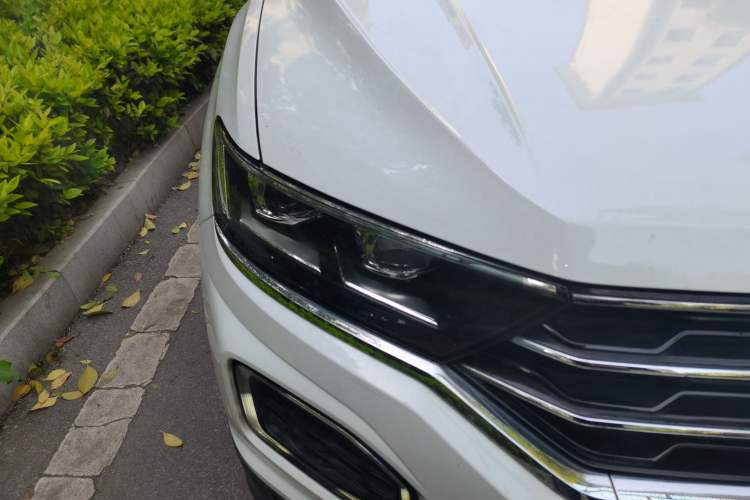 Used Volkswagen T-ROC 2020 280TSI DSG Two-Wheel Drive Advanced Version Right Front Headlight