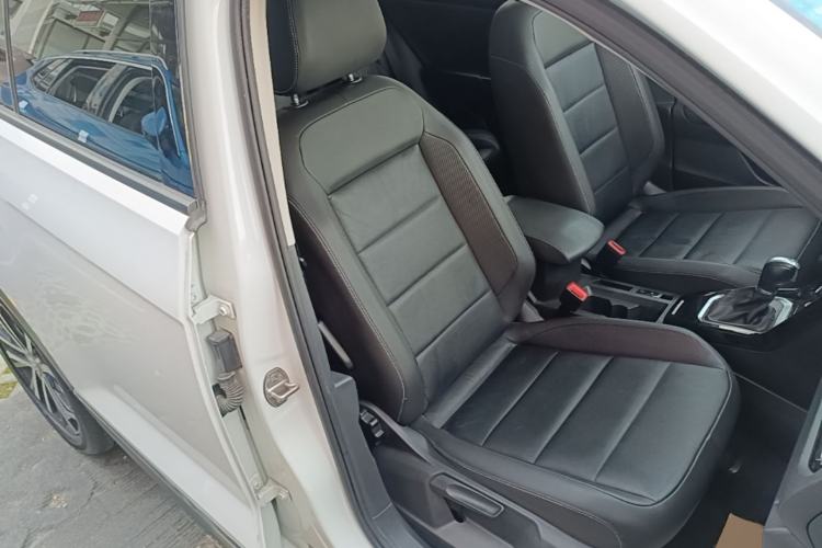 Used Volkswagen T-ROC 2020 280TSI DSG Two-Wheel Drive Comfort Version Right Front Seat