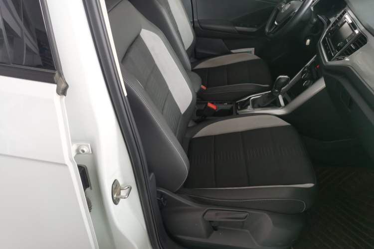 Used Volkswagen T-ROC 2020 280TSI DSG Two-Wheel Drive Advanced Version Right Front Seat