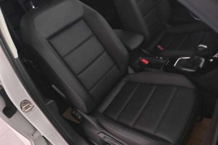 Used Volkswagen T-ROC 2020 280TSI DSG Two-Wheel Drive Comfort Version Right Front Seat